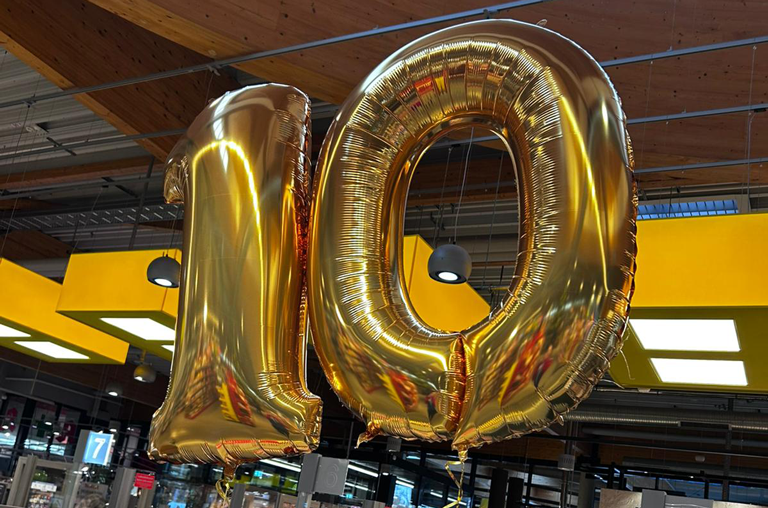 EDEKA Köhler, Göttingen, Grone, Blog, zehn Jahre, Jubiläum, EDEKA-Truck, Weihnachtsmann, Party, EDEKA Köhler-Bus