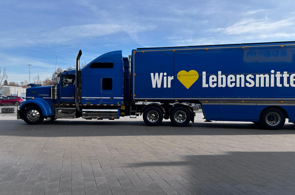 EDEKA Köhler, Göttingen, Grone, Blog, zehn Jahre, Party, Jubiläum, EDEKA-Truck, Weihnachtsmann